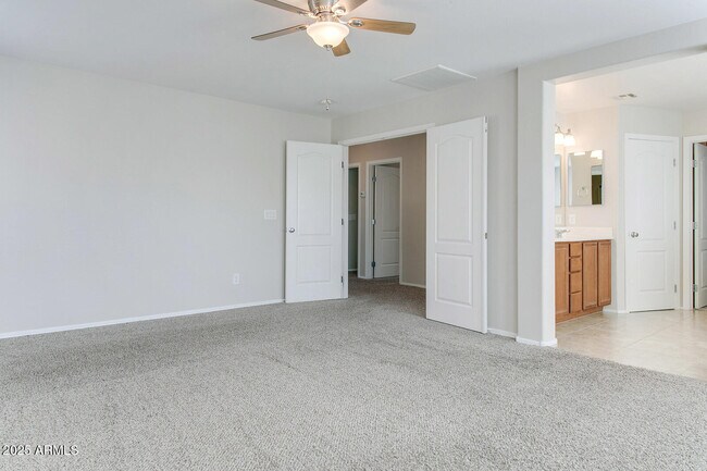 Building Photo - 2343 W Tallgrass Trail