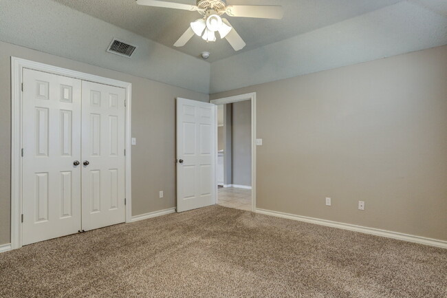 Building Photo - Gorgeous Home in Cooper District!!
