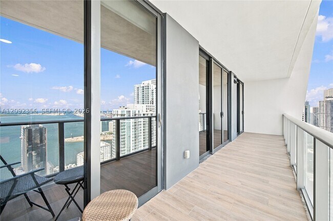 Building Photo - 1010 Brickell Ave