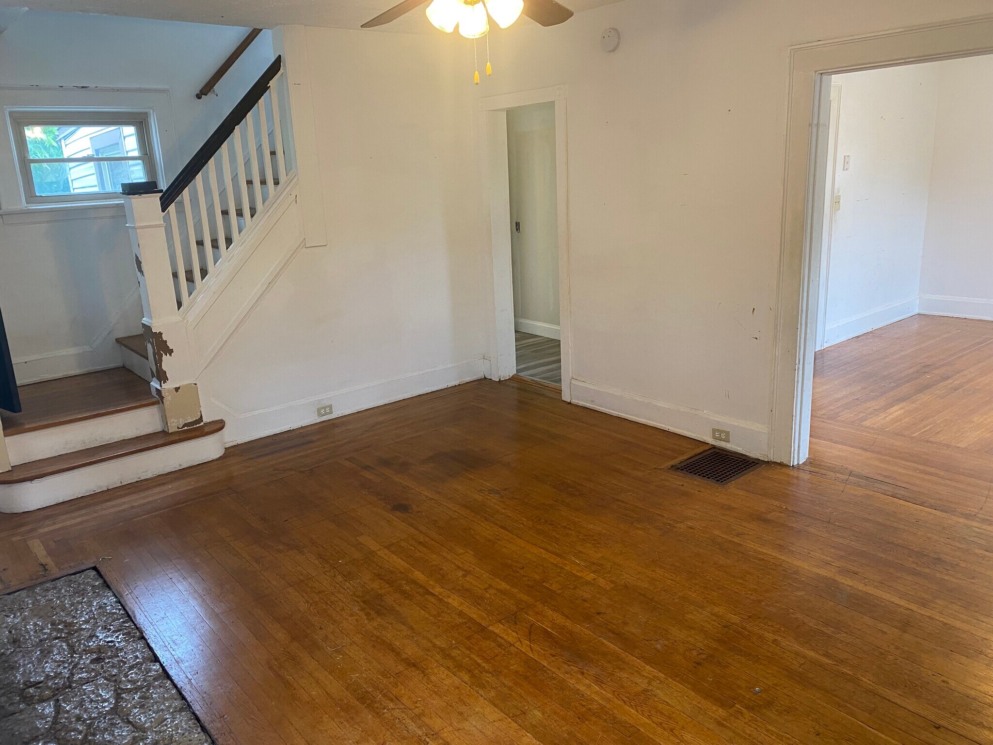 Building Photo - 2631 Bellevue Ave