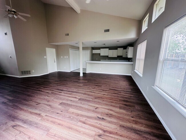 Building Photo - For Lease 3 Bed | 2 Bath | Open Concept | Vaulted Ceilings | 2-Car Garage| Corpus Christi