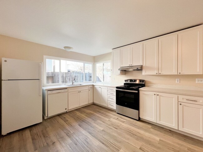 Building Photo - Single Level Four Bedroom North Napa Home