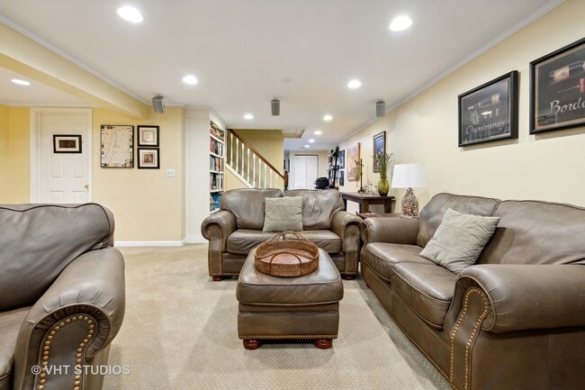 Building Photo - 24 Ashbury Ln