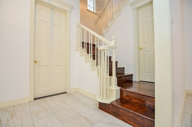 Building Photo - 44 Bayou Pointe Dr