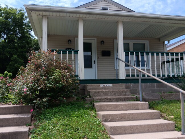 Front Porch - 514 S 8th St