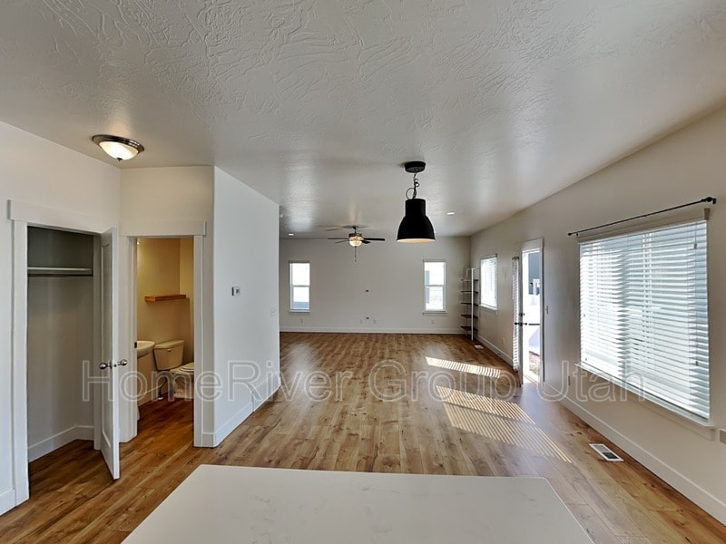 Building Photo - 836 E 340 S