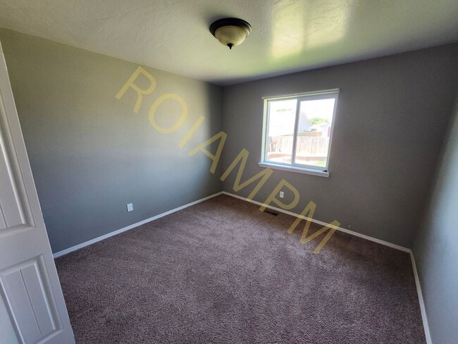 Building Photo - Charming 3-Bed 2-Bath HOUSE in Filer