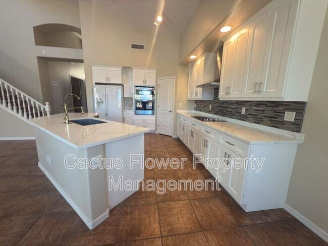 Building Photo - 749 E La Costa Dr