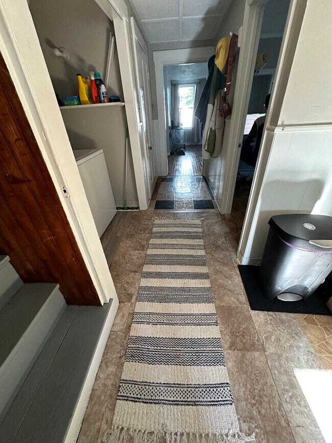 Building Photo - 26 E Oxford St