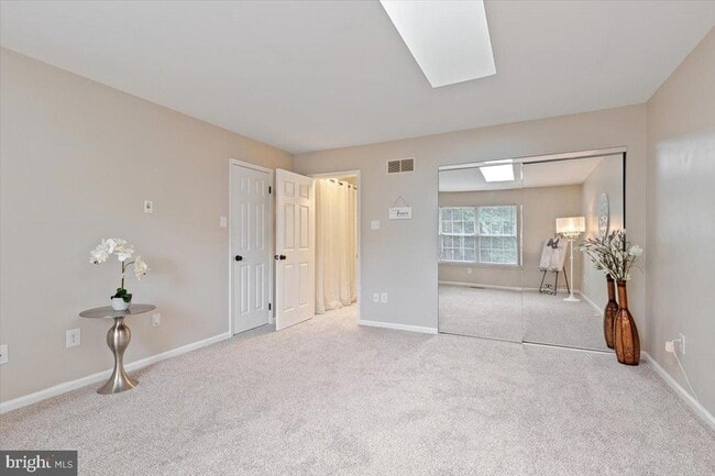 Building Photo - 105 Pin Oak Ct