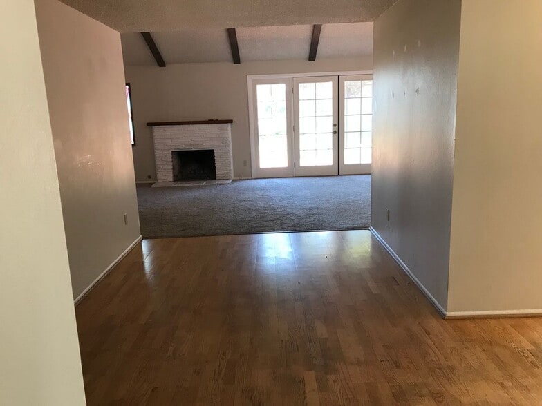 Building Photo - 4592 Benhurst Ave