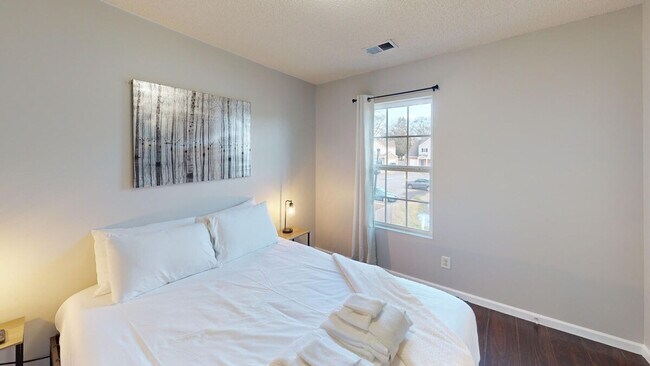 Building Photo - 106 Middlebrook Dr