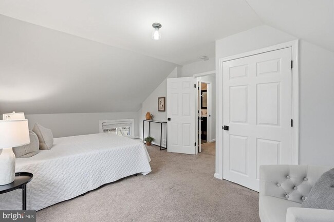 Building Photo - 5716 Crawford Dr