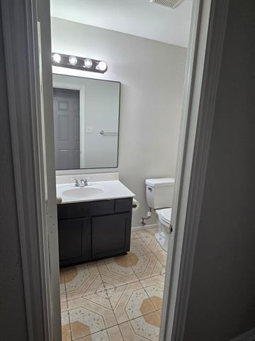 Building Photo - 1334 Falcon Dr