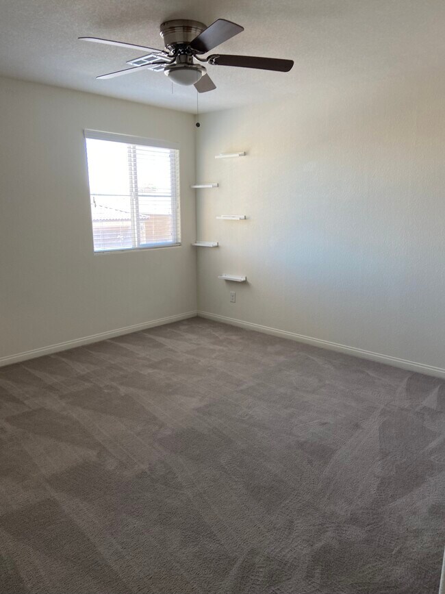 Upstairs bedroom 3 - 2416 Splendid Manor Ct