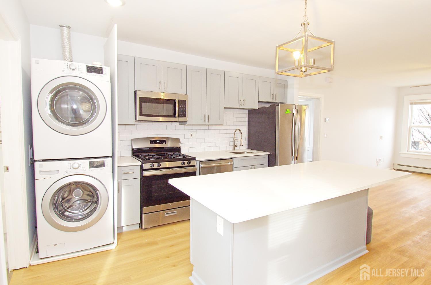 Building Photo - 1076 Fulton St