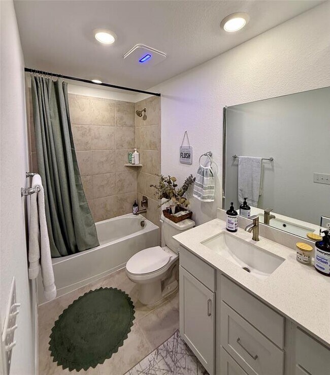 Building Photo - 2909 St Regis Dr