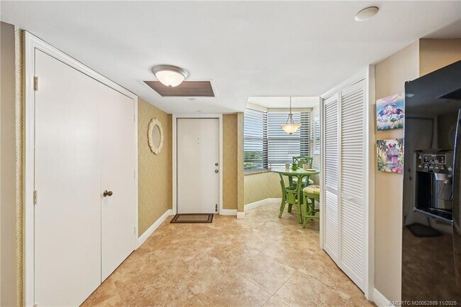 Building Photo - 8880 S Ocean Dr