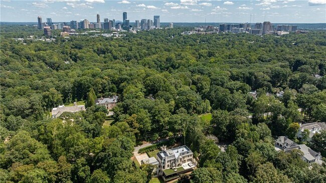 Building Photo - 3570 Knollwood Dr NW