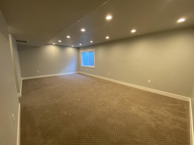 Building Photo - 15355 Tarawa Dr