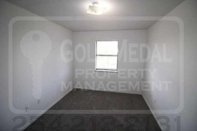 Building Photo - 1011 Lansberry Ct