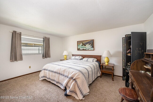 Building Photo - 419 St Georges Ct