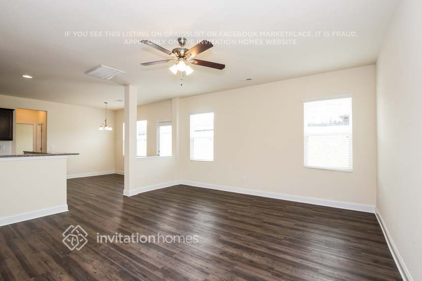 Building Photo - 131 Sassafras Rd