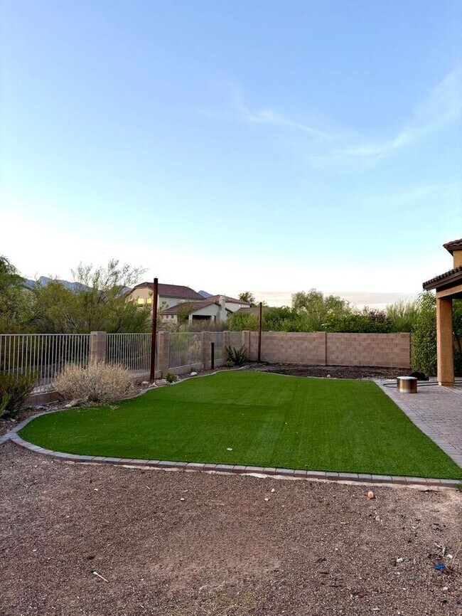 Building Photo - Stunning 2 story home in Oro Valley!!