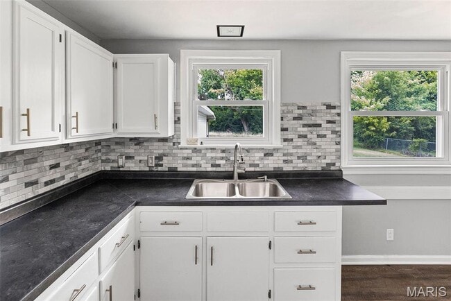 Building Photo - 227 Parkway Pl