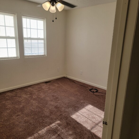 Building Photo - 7270 Pea Ridge Rd