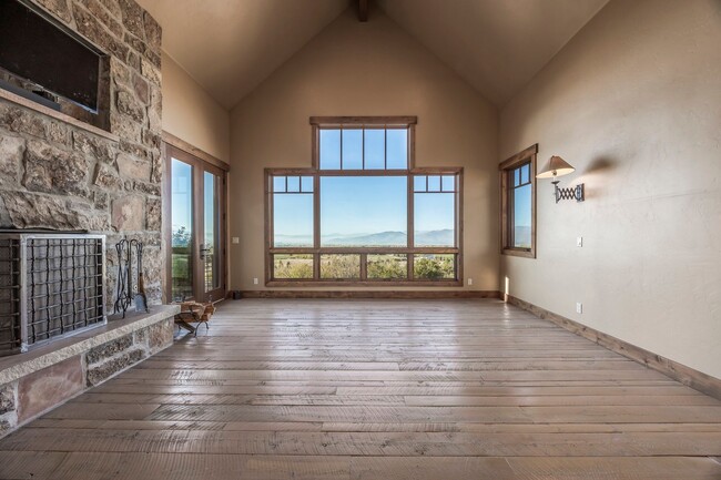 Building Photo - Magnificent Mountain Retreat in Oakley, Utah