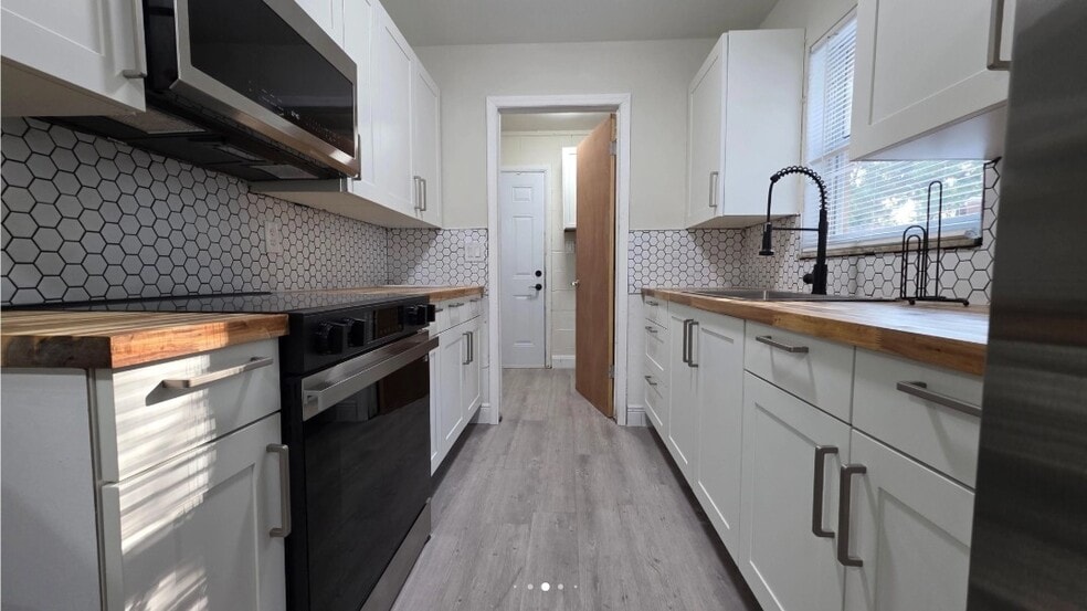 Building Photo - 1343 Poppy Ave