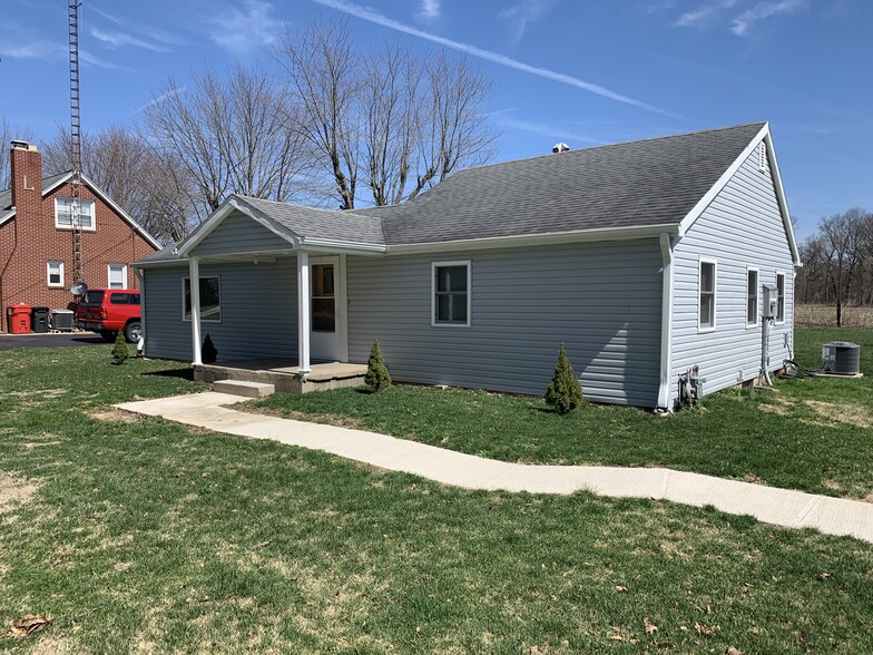 Front/Porch - 1113 N Daisy Ln