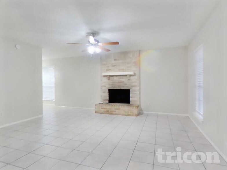 Building Photo - 4615 Tealgate Dr