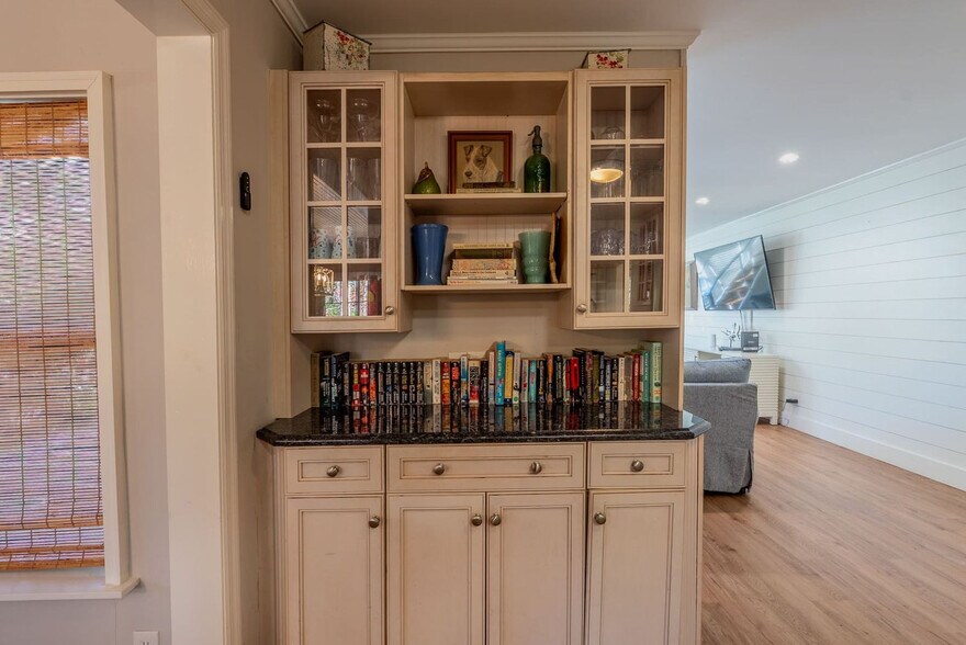 Building Photo - 7 Periwinkle Ln