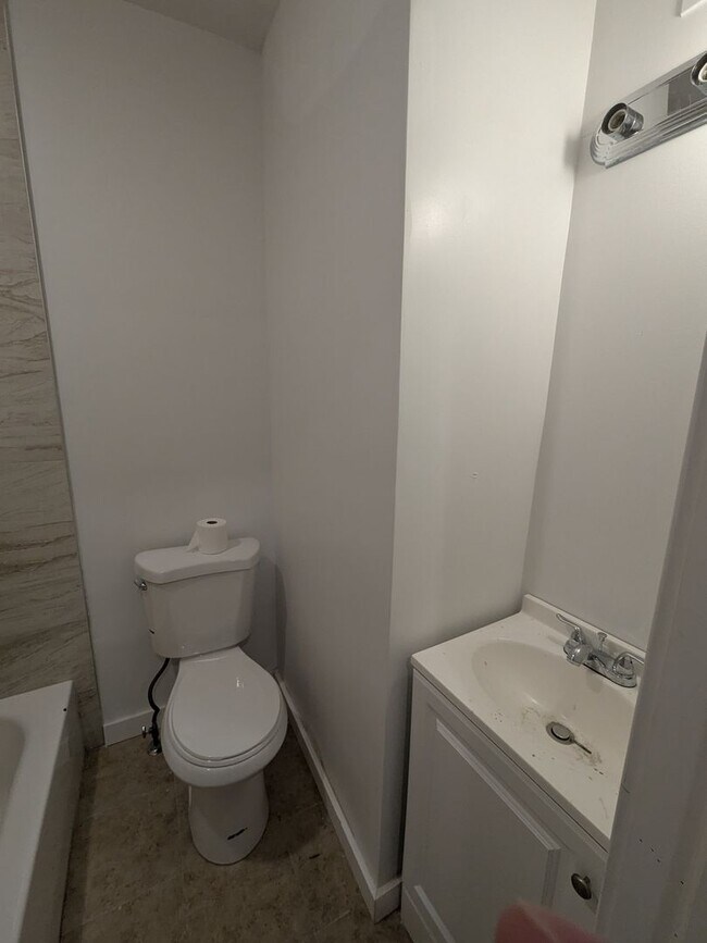 Building Photo - 6614 Rising Sun Ave