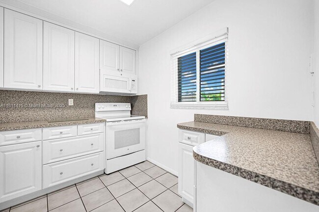 Building Photo - 7740 Camino Real