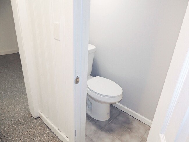 Building Photo - 3 Bed - 1.5 Bath Cape Cod for Rent in Willowick!