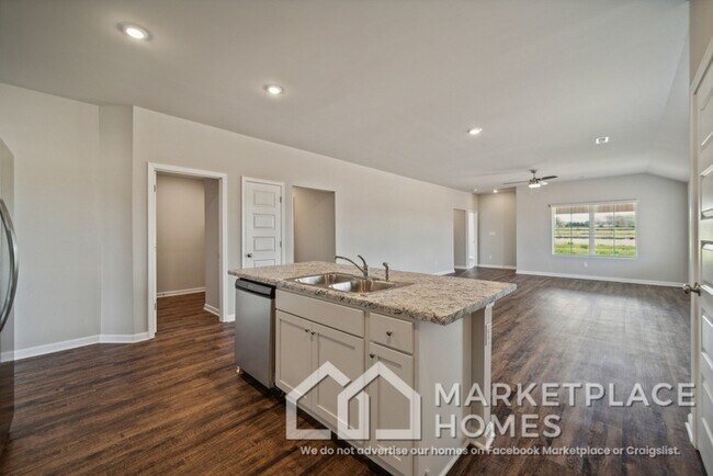 Building Photo - 4022 Ryan Dr SW