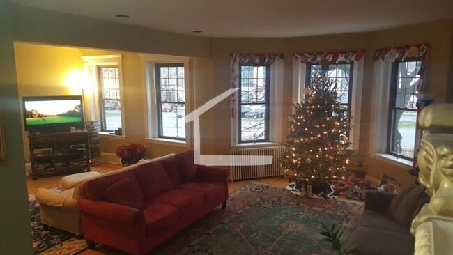 Building Photo - HOT ALLSTON LISTING!!!!