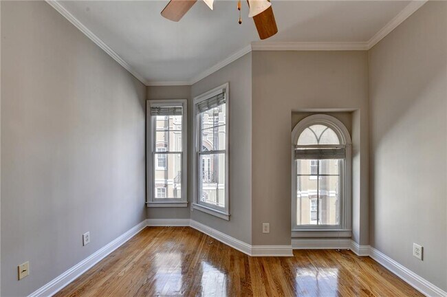 Building Photo - 813 Clifton Heights Ln NE