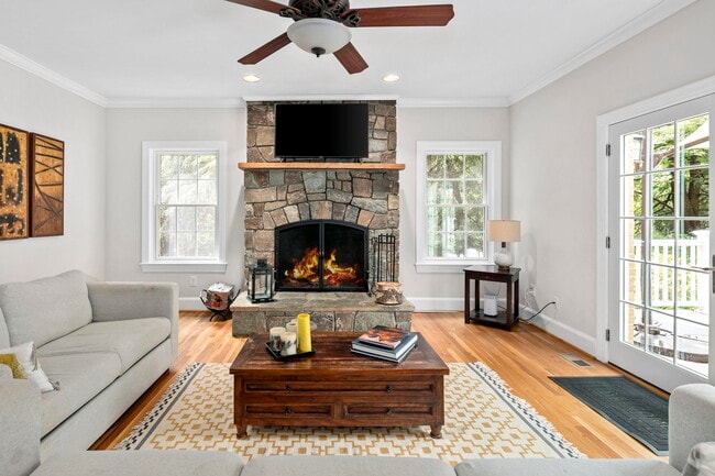 Building Photo - 6916 Seven Locks Rd