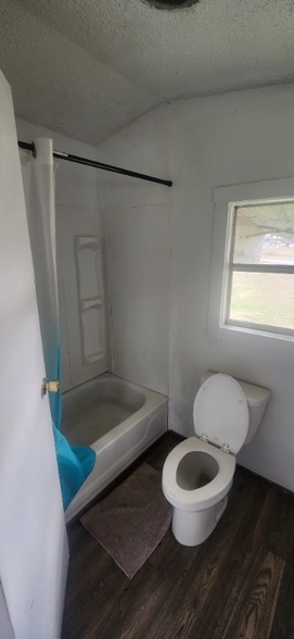 Building Photo - 27511 US-31