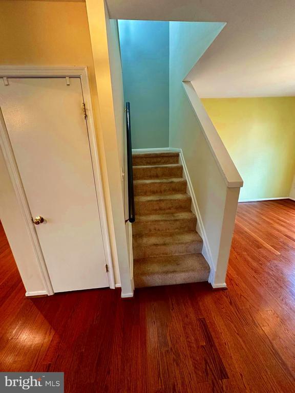 Building Photo - 7943 Timarand Ct