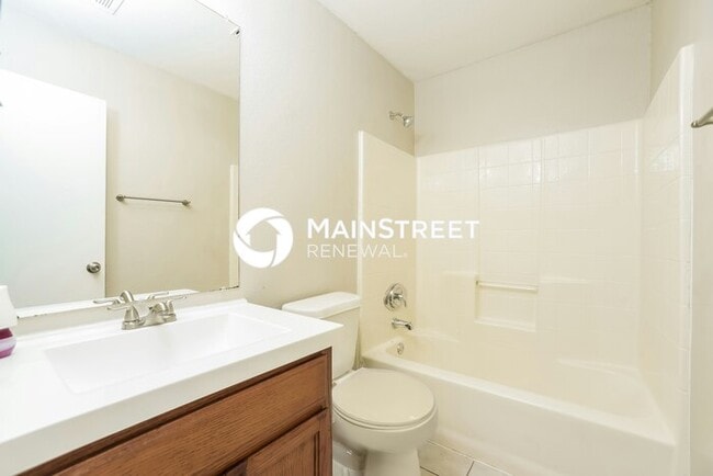 Building Photo - 3 Bedroom Pet-Friendly Home in NORMAN, OK with Main Street Renewal