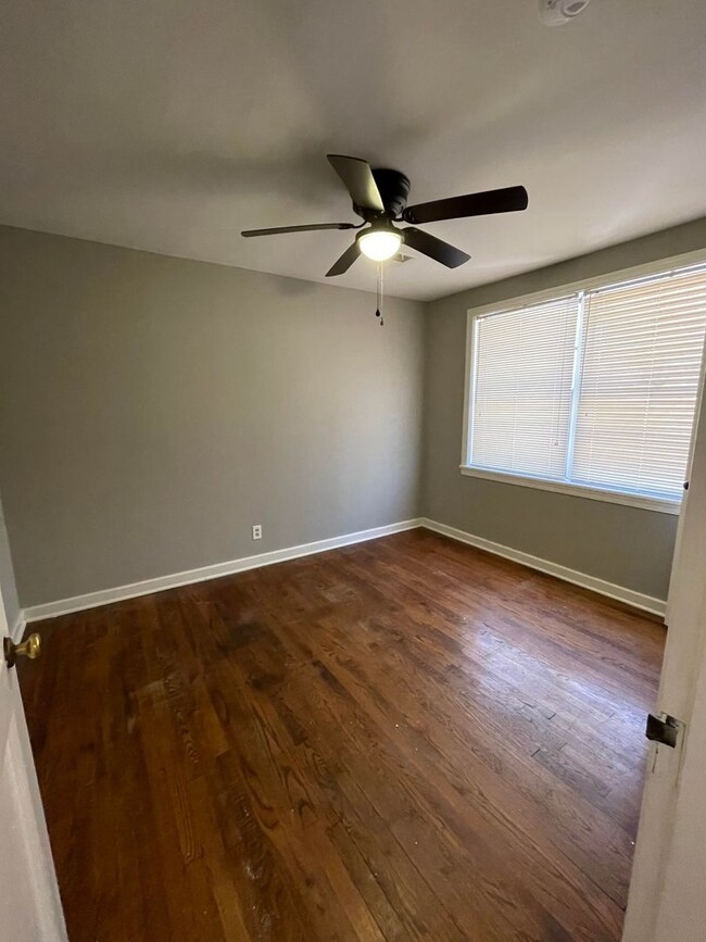 Building Photo - Condo for rent in Homewood **ACCEPTS SECTI...