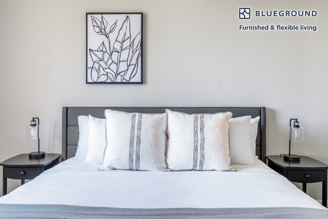 Building Photo - 1668 Hope Dr