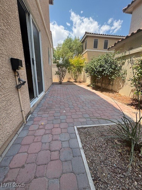 Building Photo - 1026 Monte De Oro Ave