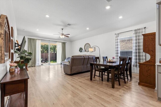 Building Photo - 2117 Centerline Ln