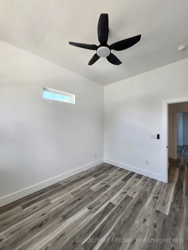 Building Photo - 208 Forest St